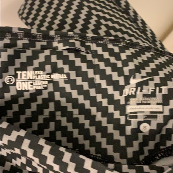 Nike cropped leggings - Picture 4 of 6